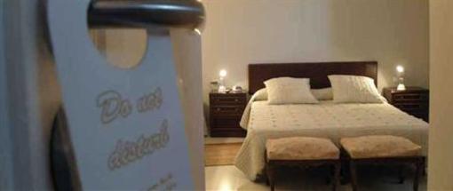 фото отеля Anita's Bed & Breakfast
