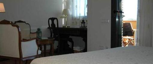 фото отеля Anita's Bed & Breakfast