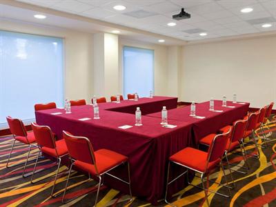 фото отеля La Quinta Inn & Suites San Luis Potosí