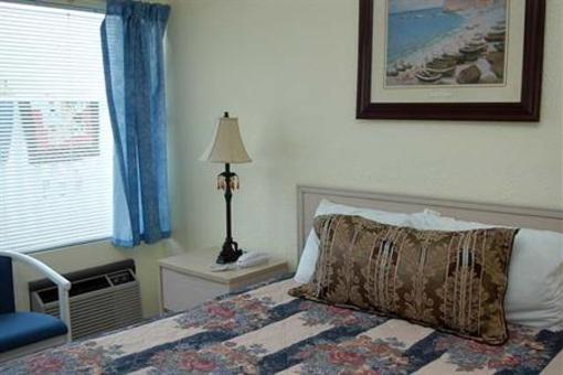 фото отеля Edgewater Inn