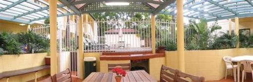фото отеля Toowong Central Motel Apartments