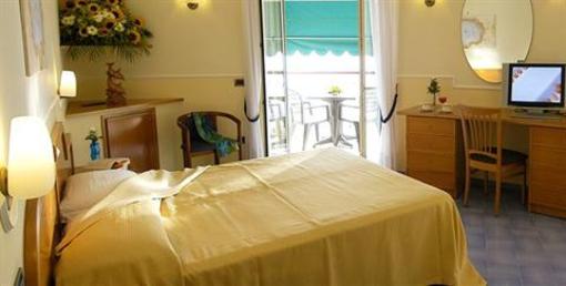 фото отеля Hotel Delfino Massa Lubrense