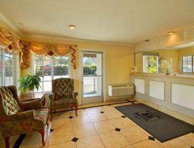 фото отеля Super 8 San Bernardino Hospitality Lane