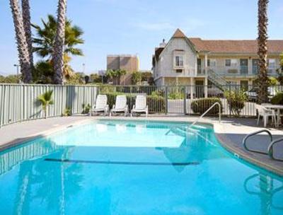 фото отеля Super 8 San Bernardino Hospitality Lane
