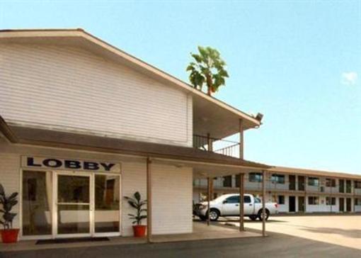 фото отеля Super 8 San Bernardino Hospitality Lane