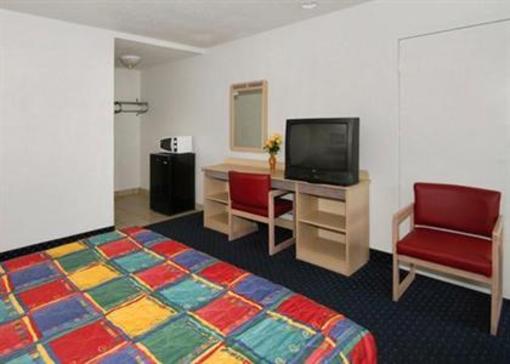 фото отеля Super 8 San Bernardino Hospitality Lane