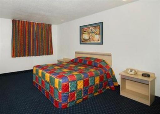 фото отеля Super 8 San Bernardino Hospitality Lane