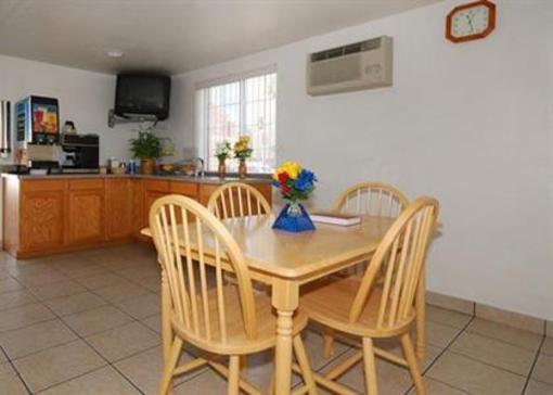 фото отеля Super 8 San Bernardino Hospitality Lane