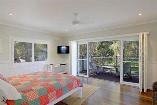 фото отеля Away on Belongil Fields Holiday Rental Byron Bay