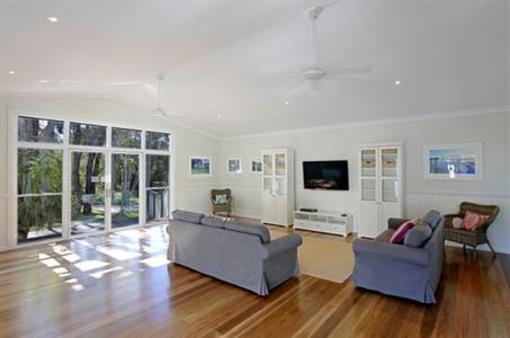 фото отеля Away on Belongil Fields Holiday Rental Byron Bay