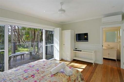 фото отеля Away on Belongil Fields Holiday Rental Byron Bay