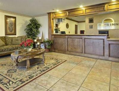 фото отеля Days Inn and Suites New Iberia