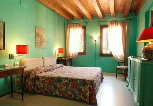 фото отеля Locanda Ai Santi Apostoli