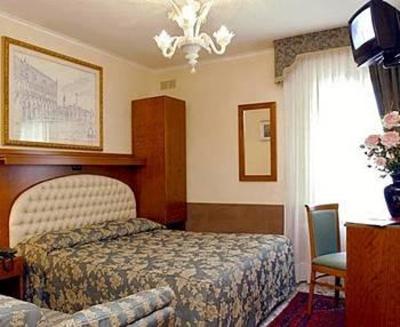 фото отеля Zecchini Hotel