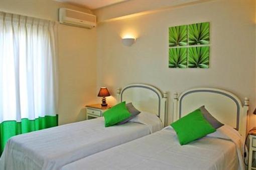 фото отеля Apartamentos Turisticos Jose De Sousa Almancil