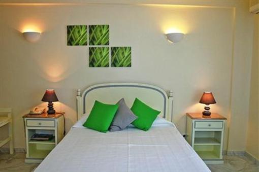 фото отеля Apartamentos Turisticos Jose De Sousa Almancil