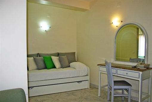 фото отеля Apartamentos Turisticos Jose De Sousa Almancil