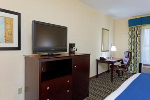 фото отеля Holiday Inn Express Hotel & Suites Andalusia