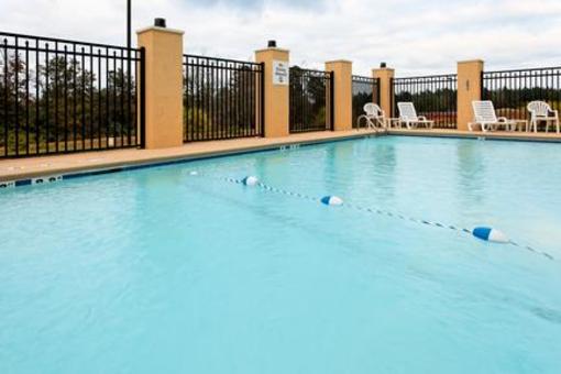 фото отеля Holiday Inn Express Hotel & Suites Andalusia