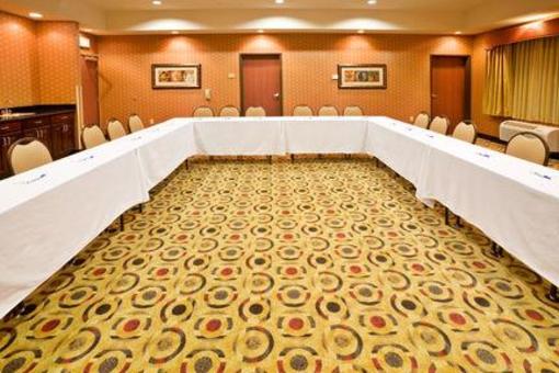 фото отеля Holiday Inn Express Hotel & Suites Denison North