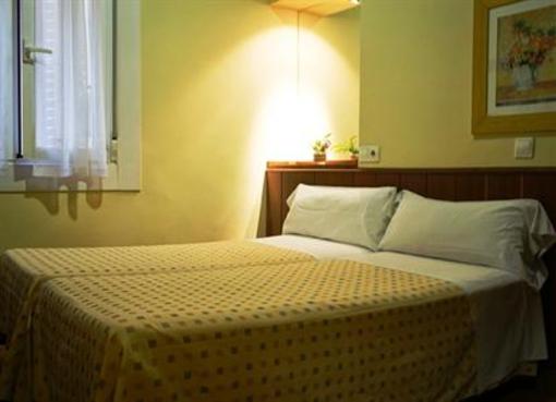 фото отеля Hostal La Vera