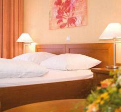 фото отеля Hotel Alster-Hof