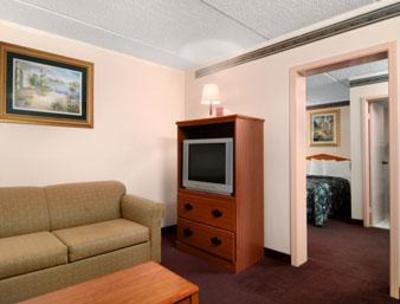 фото отеля Days Inn and Suites Six Flags Atlanta