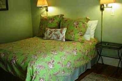 фото отеля Doctor's House Bed and Breakfast of Martha's Vineyard