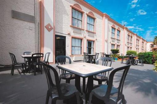 фото отеля La Quinta Inn & Suites Orlando South