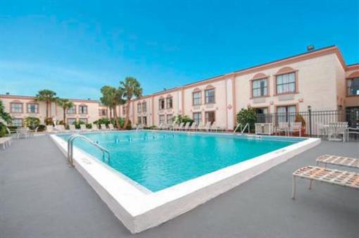 фото отеля La Quinta Inn & Suites Orlando South
