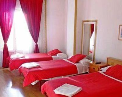 фото отеля Hostal Orly