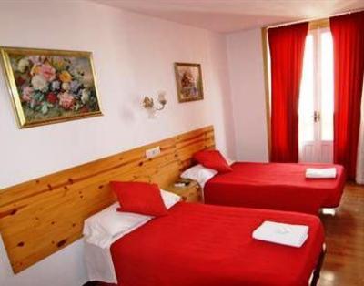 фото отеля Hostal Orly