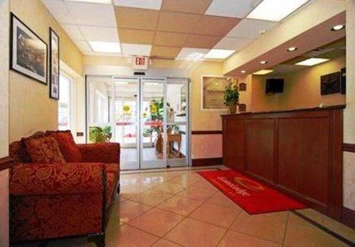 фото отеля Econo Lodge Downtown Louisville
