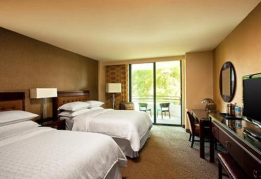 фото отеля Sheraton Tampa East Hotel