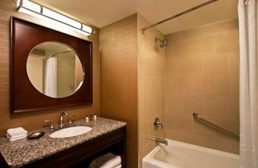 фото отеля Sheraton Tampa East Hotel