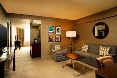 фото отеля Sheraton Tampa East Hotel