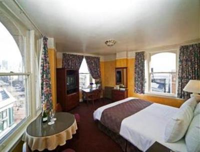фото отеля Renoir Hotel