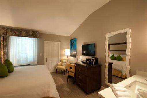 фото отеля Almond Tree Inn