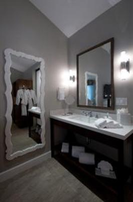 фото отеля Almond Tree Inn