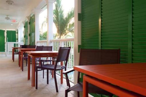 фото отеля Almond Tree Inn