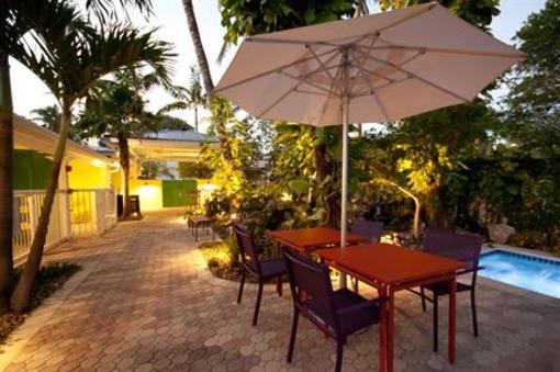 фото отеля Almond Tree Inn