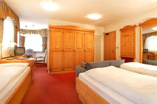 фото отеля Hotel Corona Selva Di Val Gardena