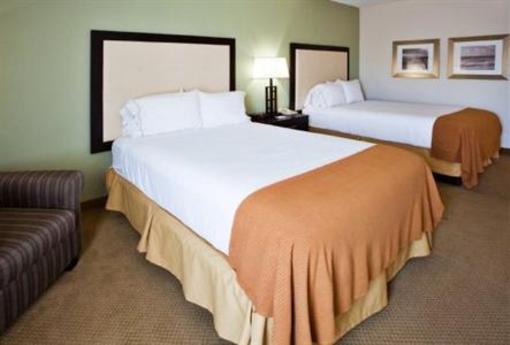 фото отеля Holiday Inn Express Broadway Myrtle Beach