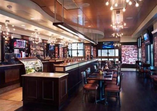фото отеля Embassy Suites Tampa Airport/Westshore