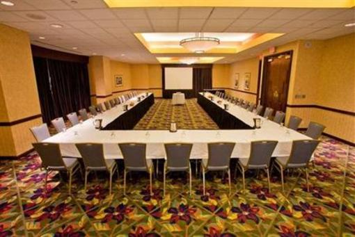 фото отеля Embassy Suites Tampa Airport/Westshore