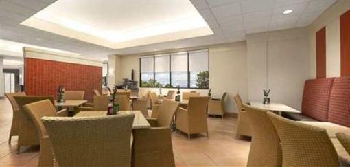фото отеля Embassy Suites Tampa Airport/Westshore
