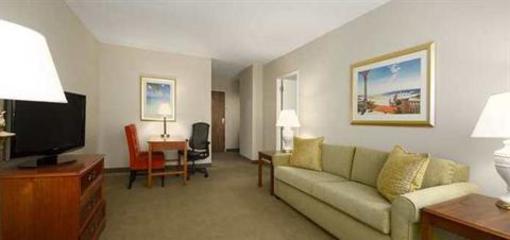 фото отеля Embassy Suites Tampa Airport/Westshore