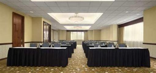 фото отеля Embassy Suites Tampa Airport/Westshore