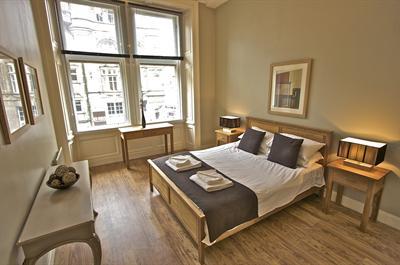 фото отеля Advocates Apartments Royal Mile