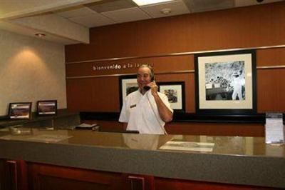 фото отеля Hampton Inn by Hilton Torreon-Airport Galerias